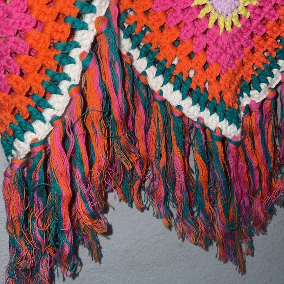 Self Contrast Happy Dixie Crochet Top Sz. S - Picture 6 of 8